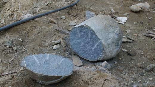 Nejlepším materiálem pro grilovací kámen je kvalitní žula
