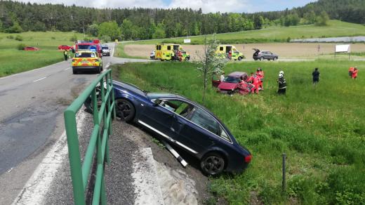 Dopravní policisté vyjížděli 27. května 2021 k dopravní nehodě mezi obcemi Malenice a Zlešice, kde se střetla dvě osobní vozidla.