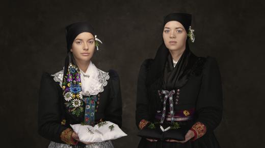 Černá a bílá nevěsta, fotografie pro projekt Tradice v obrazech