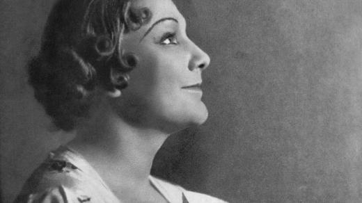 Jiřina Štěpničková ve hře Smutek sluší Elektře (1939)