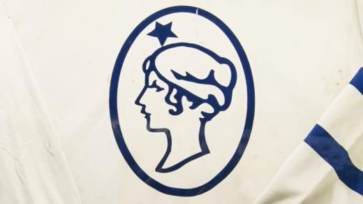 Logo Poldi Kladno na hokejovém dresu