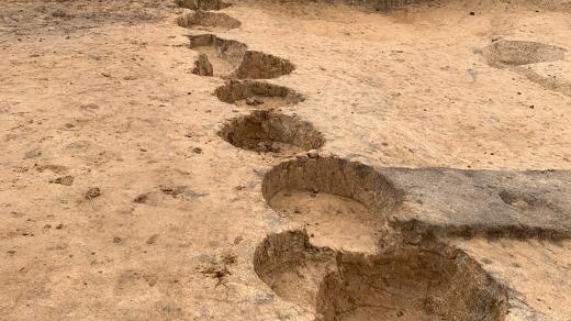 Archeologické práce v místě budoucího obchvatu Doudleb nad Orlicí přinesly nečekané objevy