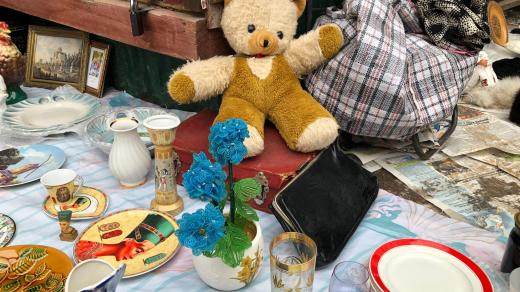 Hodně lidí na moskevský bleší trh míří kvůli věcem, které se už nevyrábí – kvůli starým hračkám, loutkám nebo vánočním ozdobám, jaké si pamatují z dětství