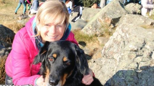Michaela Šimková se svým psem na hoře Kleť