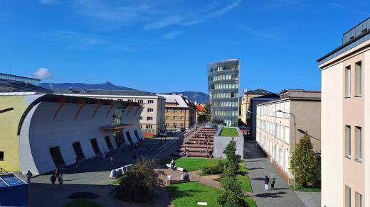 Univerzitní náměstí Technické univerzity v Liberci