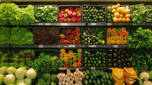 Zelenina v supermarketu (ilustrační foto)