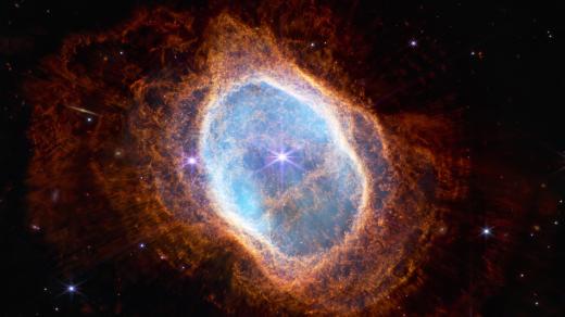 Webbův teleskop zachytil také jasnou hvězdu ve středu planetární mlhoviny NGC 3132