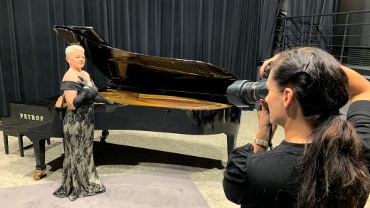 Jednou z dam, které se fotí v modelech Terezy Sabáčkové, je autorka Dámské jízdy Mirka Nezvalová