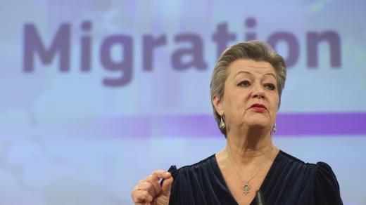 Evropská komisařka pro vnitřní záležitosti Ylva Johanssonová hovoří v Bruselu o dosažené politické dohodě ohledně Paktu o migraci a azylu