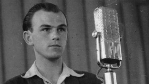 Karel Kyncl u mikrofonu (1948)