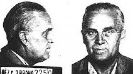 Fotografie z osobního spisu PhDr. JUDr. Ludvíka Novotného z roku 1960