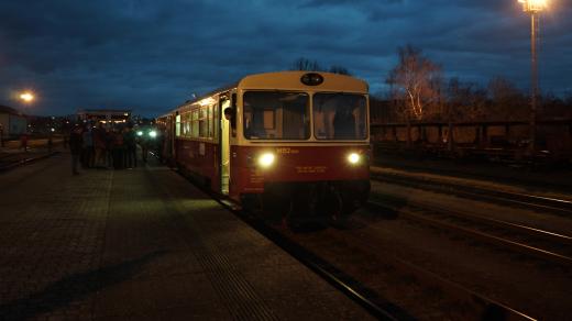 Motorový vlak řady 152 Kolej klubu Turnov