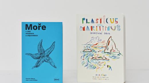 Knihy Moře ve 300 otázkách a Plasticus maritimus, nakladatelství Jakost