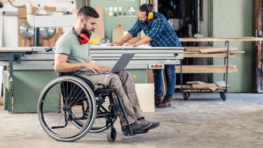 hendikepovaní, vozíčkář, práce, zdravotní postižení (ilustrační foto)