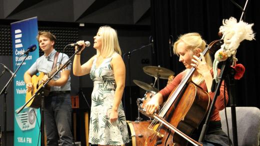 Jihočeský folkový večer v Českém rozhlase České Budějovice. Na snímku kapela Bonsai č. 3