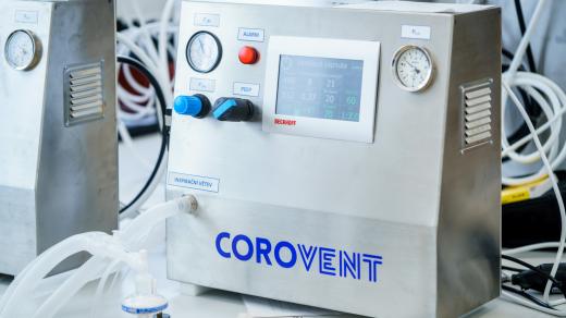 Přístroj CoroVent pro plicní ventilaci pacientů s koronavirem