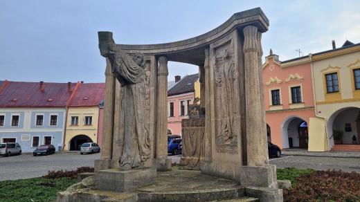 Pomník Jana Blahoslava od Františka Bílka letos oslaví 100 let