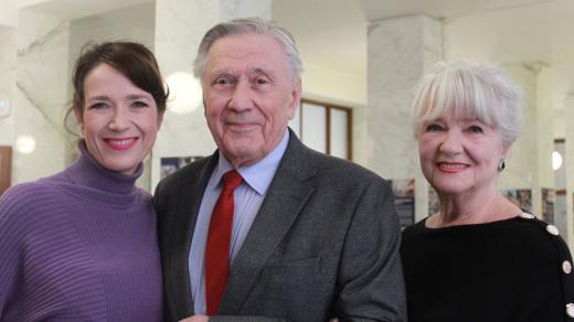 Petr Kostka, Carmen Mayerová a Tereza Kostková