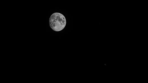 Měsíc a Jupiter
