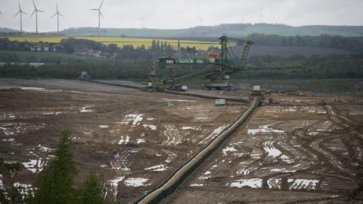 Důl Turów u česko-polské hranice zásobuje uhlím hlavně sousední elektrárnu