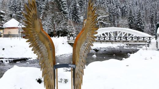 Nový foto point s Andělskými křídly ve Špindlerově Mlýně instalovaný v rámci projektu Město bez kouře