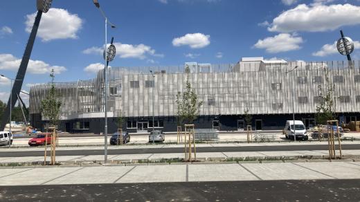 Nová multifunkční aréna v Hradci Králové těsně před dokončením
