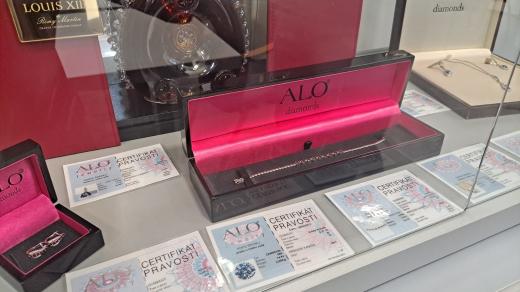 Předměty, které zabavili policisté při vyšetřování případu zpronevěry