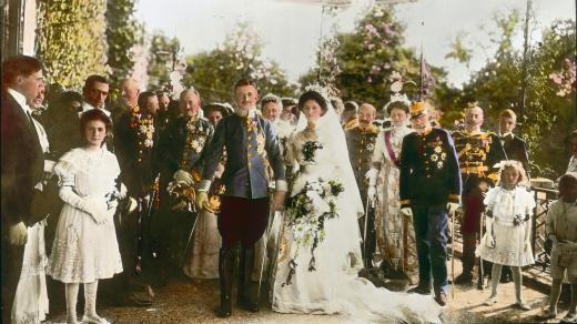 Svatba arcivévody Karla Františka Josefa (později císaře Karla I. Habsburského) a princezny Zity Bourbonsko-Parmské 21. října 1911. Vpravo císař František Josef I.