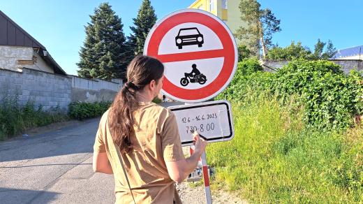 Informace o zákazu parkování u ZŠ Svatoplukova v Olomouci