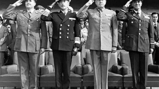 Členové chilské vojenské junty v roce 1973