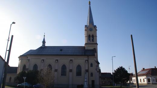 Kostel si Kyselovičtí postavili na začátku 20. století