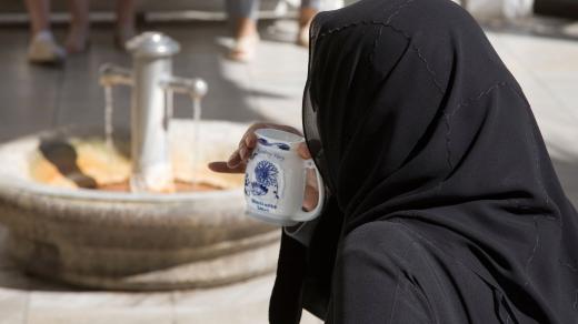 Muslimka, resp. zahalená žena v Karlových Varech