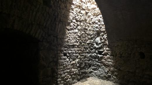 Vstup do podzemí pod hotelem Slávia v Brně