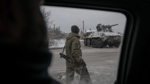 Ukrajinští vojáci (soldiers patrol the area as the war between Russia and Ukraine continues in Kupyansk, Kharkiv, Ukraine on November 21, 2023