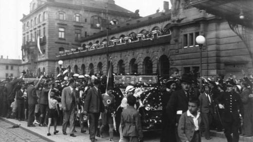 Příjezd československých fotbalistů na pražské Wilsonovo nádraží (12. 6. 1934)