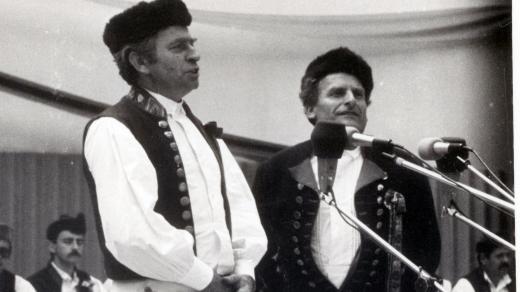 Zpěváci Oldřich Heindl a Albert Švec z Klenčí pod Čerchovem (1983)
