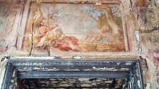 Zámek v Zahrádkách před 20 lety zničil požár, hašení tehdy ale odkrylo i původní malby