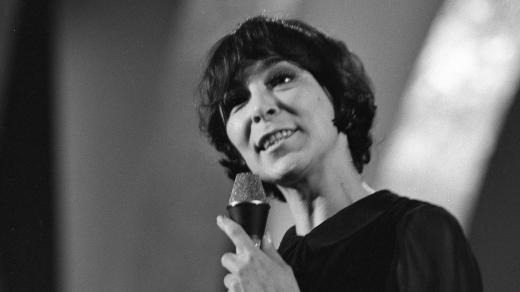 Hana Hegerová zahájila svoji sólovou kariéru v 60. letech 20. století