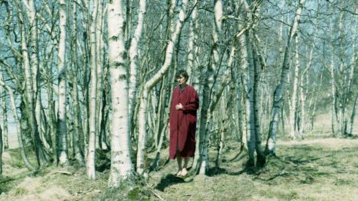 Lucie Králíková ve svém oblíbeném rudém kabátu pro první jarní den