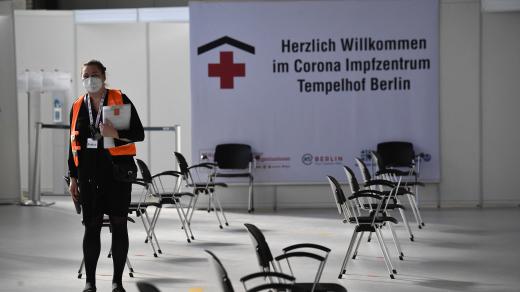 Očkovací centrum v berlínské čtvrti Tempelhof