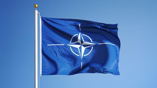 vlajka Severoatlantické aliance (NATO)