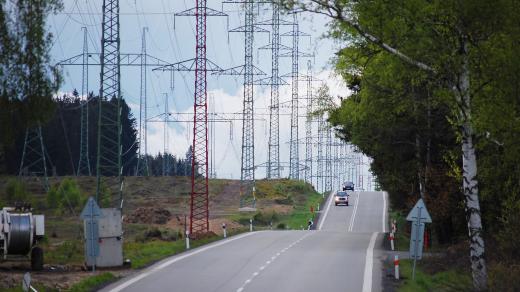 Nové vedení jde v těsné blízkosti silnice I/34