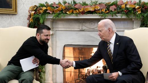 Ukrajinský prezident Volodymyr Zelenskyj se v Bílém domě setkal s americkým prezidentem Joem Bidenem