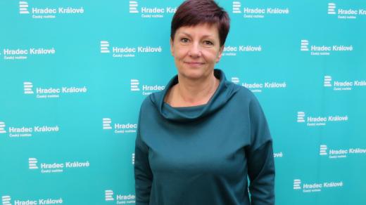Oldřiška Mencáková ve studiu Českého rozhlasu Hradec Králové