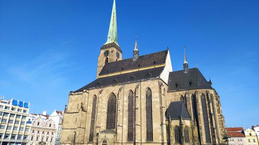 Původně farní kostel je od roku 1993 katedrálou