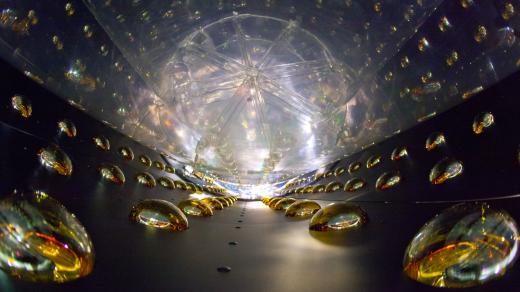 Detektor neutrin mezinárodního experimentu Daya Bay v čínské provincii Kuang-tung, nedaleko Hongkongu