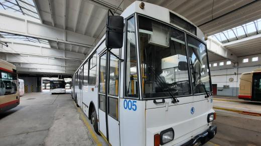 Trolejbus Škoda TR15