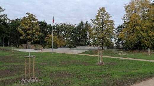 Nové muzeum Památníku Zámeček je zapuštěné do země