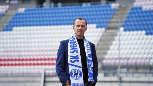 Součástí vítězného týmu Schalke v roce 1997 v Poháru UEFA byl i Radoslav Látal