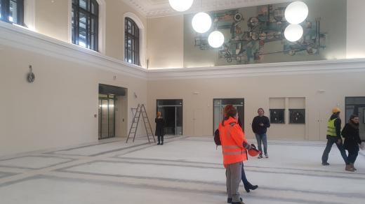 Oprava haly vlakového nádraží v Českých Budějovicích se blíží ke konci